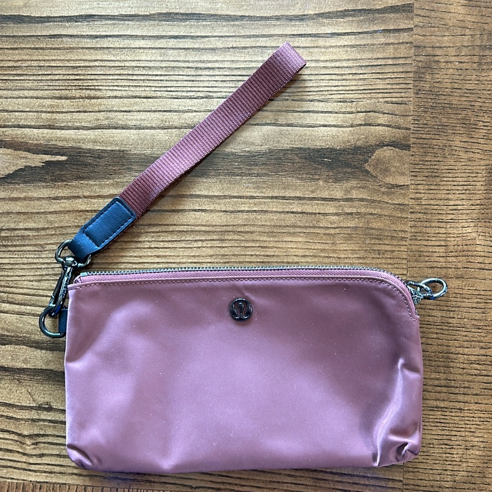 Lululemon Curved Wristlet